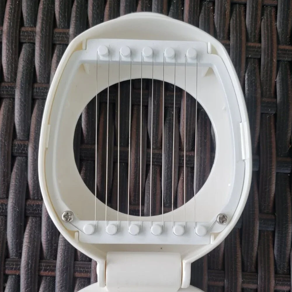 NWT Tupperware Egg-ceptional Slicer Egg Slicer